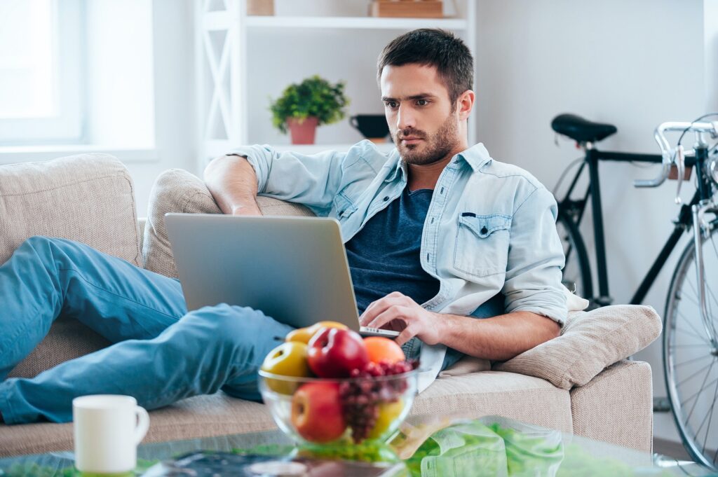 ¡Web Hosting GRATIS! - Ventajas y Desventajas 1 Analizando las ventas de un hospedaje web gratuito